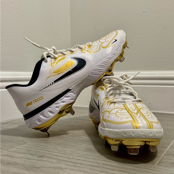 NWOB - Nike Alpha Huarache Elite 3 Low White and Gold - Picture 3 of 8